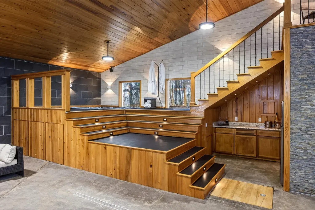 3195 Ladd Springs Road, SE Old Fort TN 37362