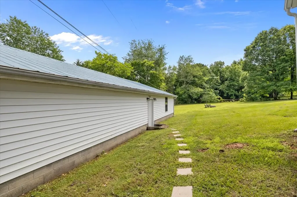 3030 Highway 49, E Charlotte TN 37036