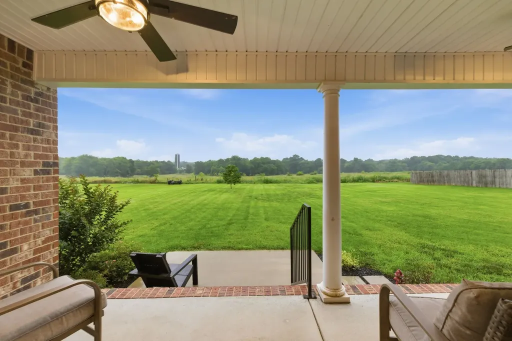 1973 Rolling Meadow Lane Chapel Hill TN 37034
