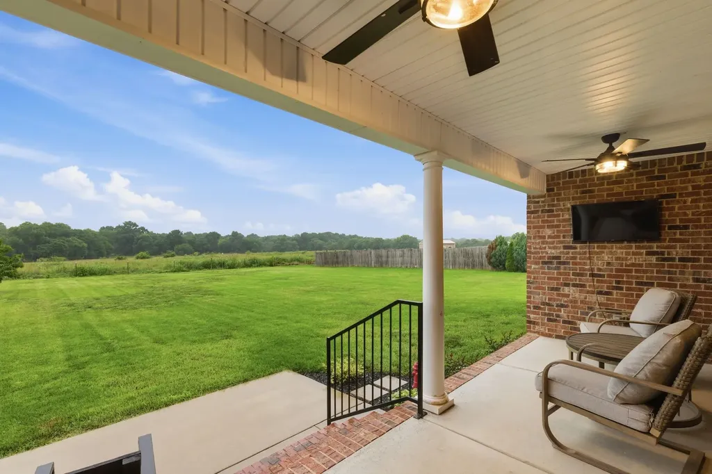 1973 Rolling Meadow Lane Chapel Hill TN 37034