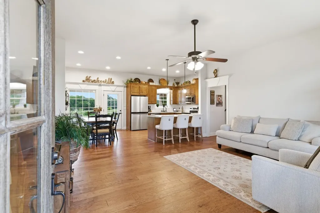 1973 Rolling Meadow Lane Chapel Hill TN 37034