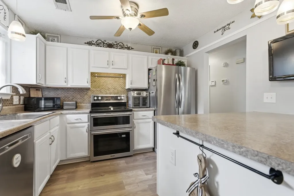 337 Lake Forest Drive La Vergne TN 37086
