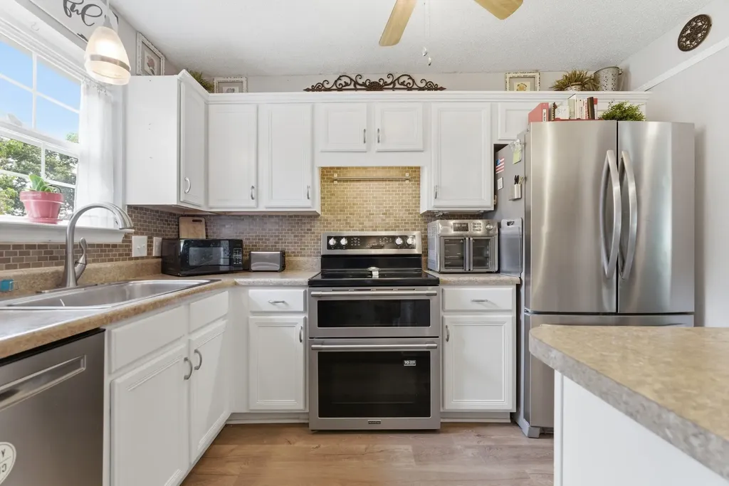 337 Lake Forest Drive La Vergne TN 37086
