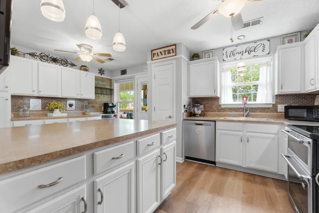 337 Lake Forest Drive La Vergne TN 37086