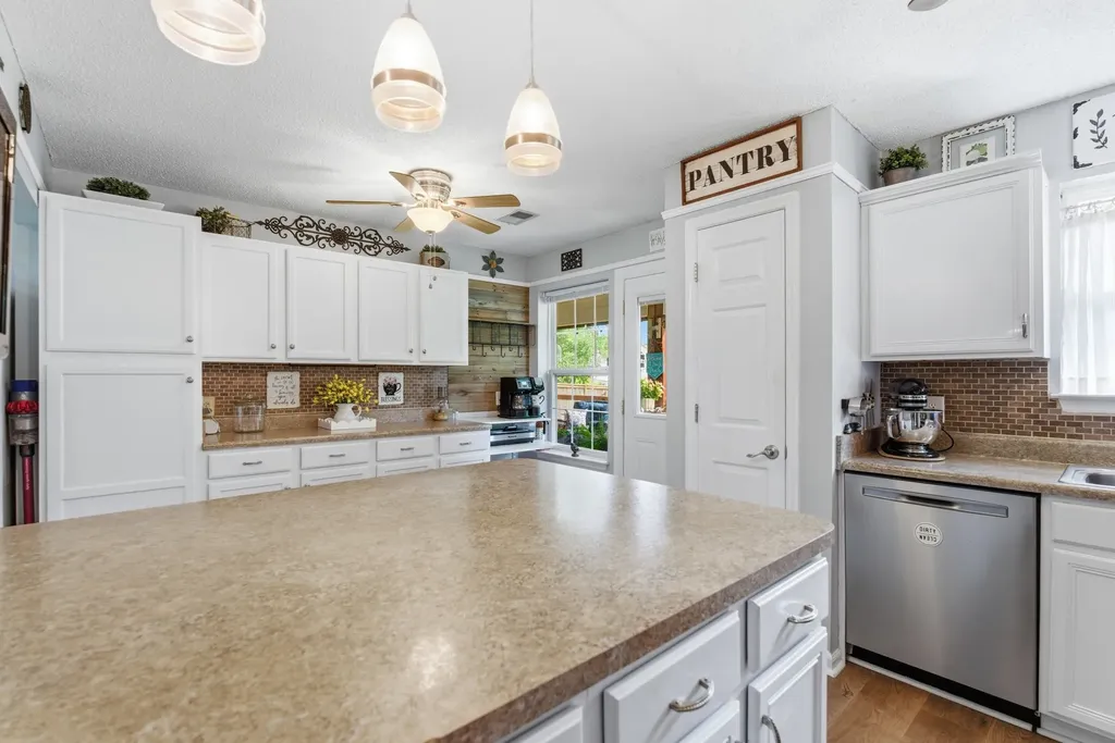 337 Lake Forest Drive La Vergne TN 37086