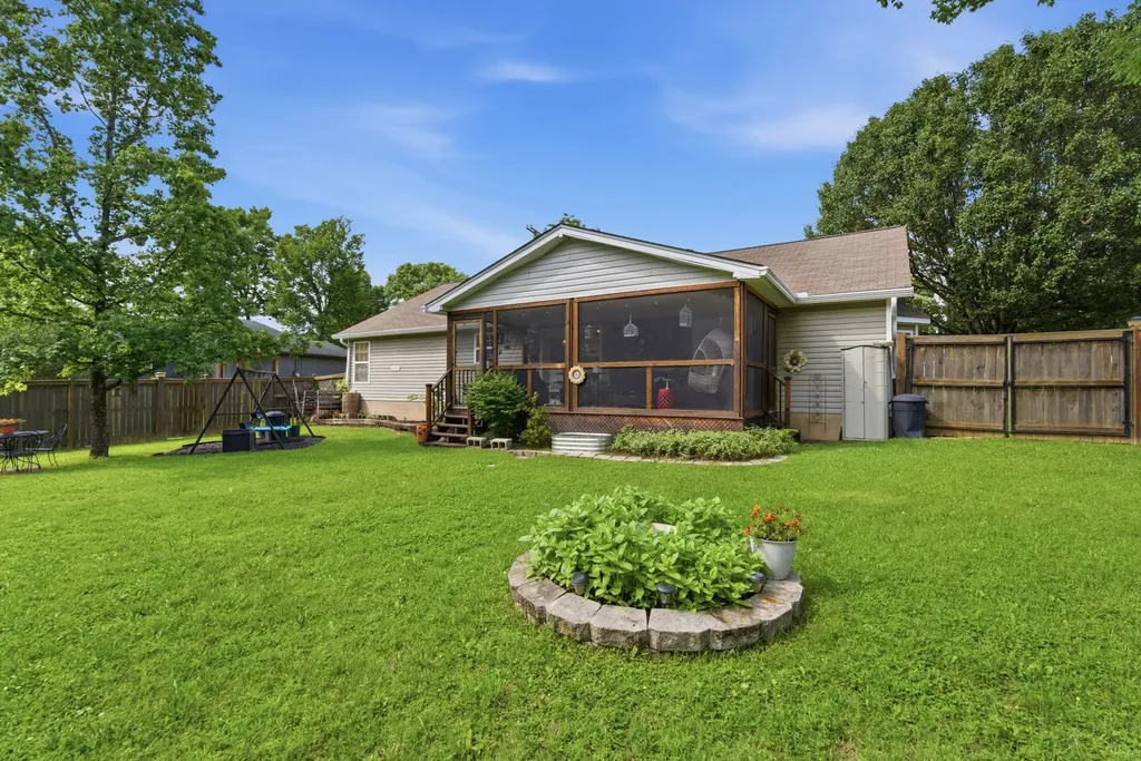 337 Lake Forest Drive La Vergne TN 37086