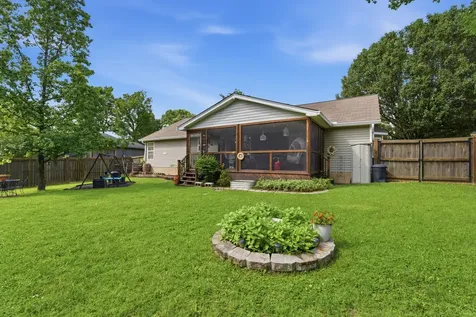 337 Lake Forest Drive La Vergne TN 37086