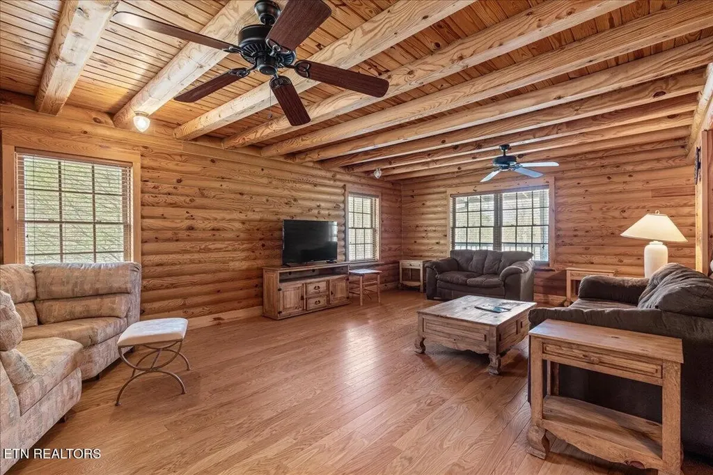 1736 Rafter Road Tellico Plains TN 37385