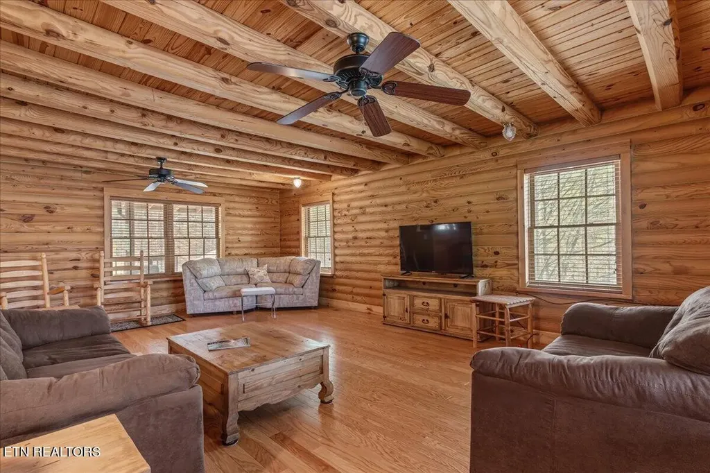 1736 Rafter Road Tellico Plains TN 37385