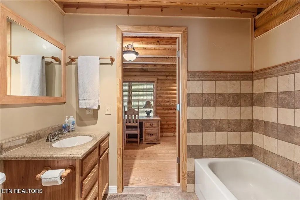 1736 Rafter Road Tellico Plains TN 37385