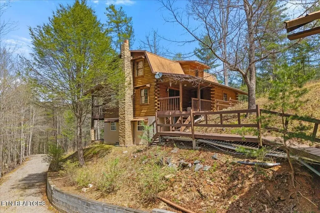 1736 Rafter Road Tellico Plains TN 37385