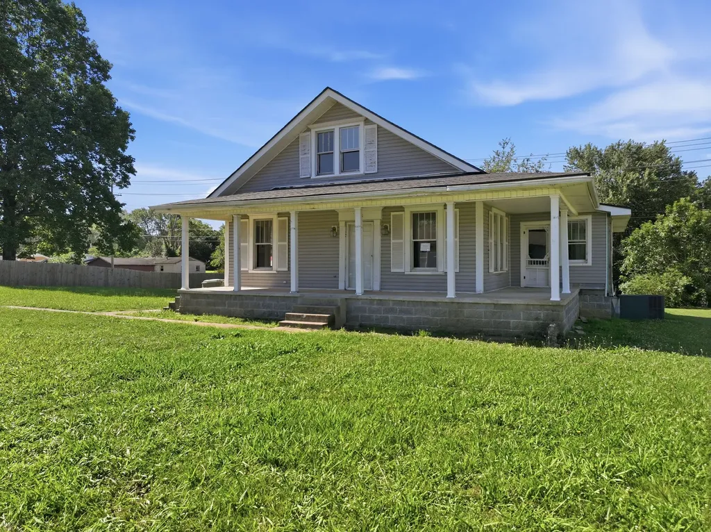 323 Kennedy Street Lawrenceburg TN 38464