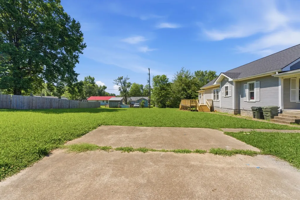 323 Kennedy Street Lawrenceburg TN 38464