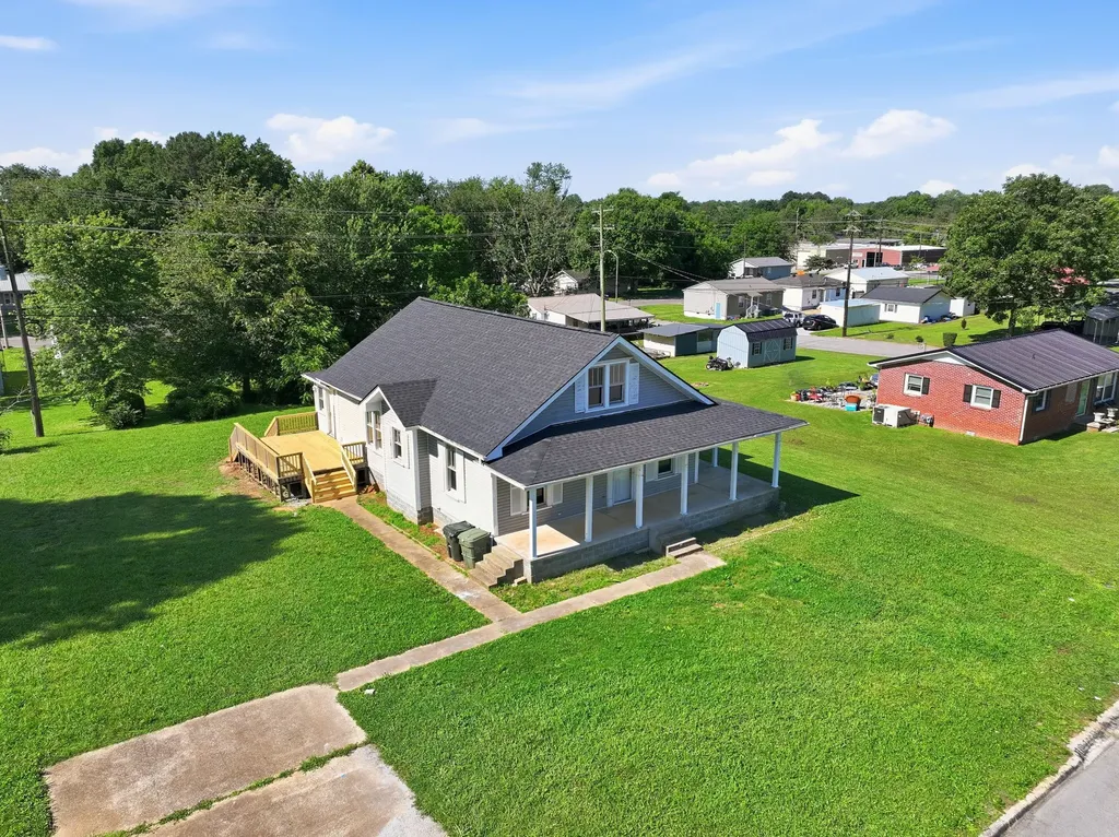 323 Kennedy Street Lawrenceburg TN 38464