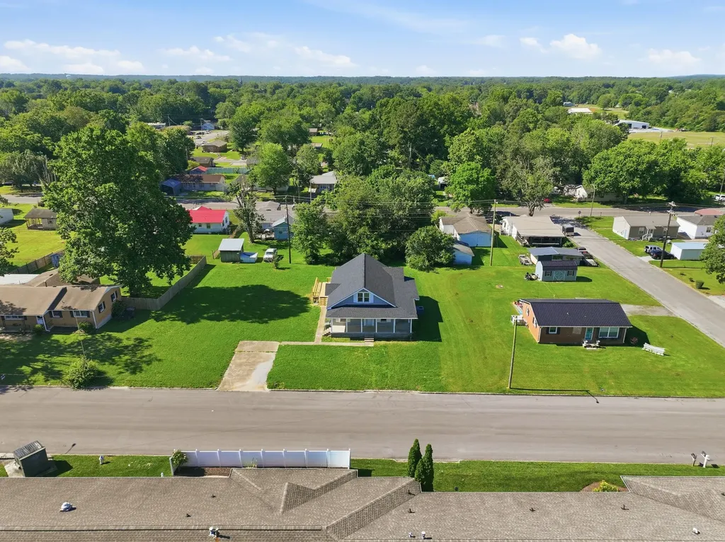 323 Kennedy Street Lawrenceburg TN 38464