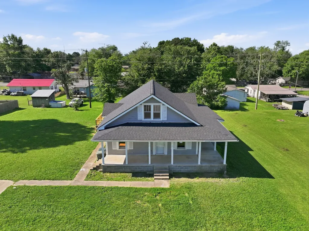 323 Kennedy Street Lawrenceburg TN 38464