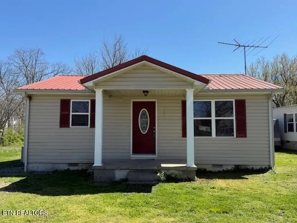 107 Pennsylvania Avenue Etowah TN 37331