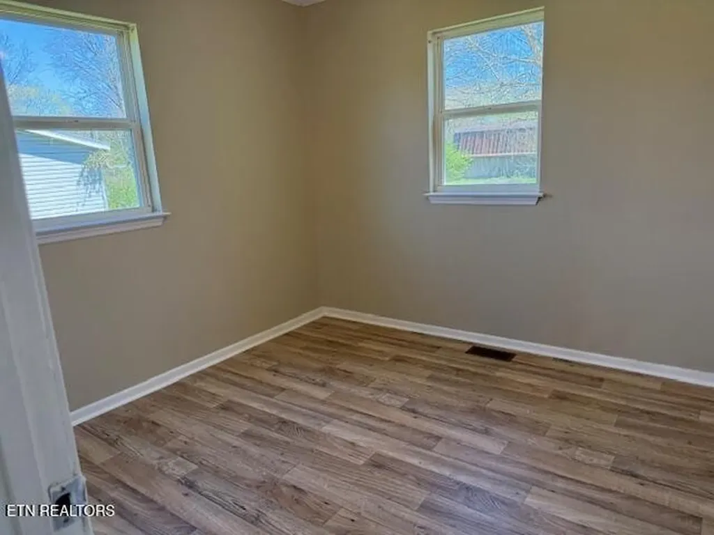 107 Pennsylvania Avenue Etowah TN 37331