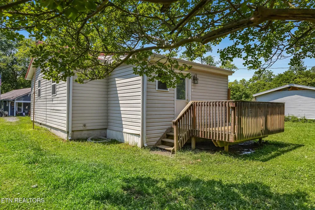 107 Pennsylvania Avenue Etowah TN 37331