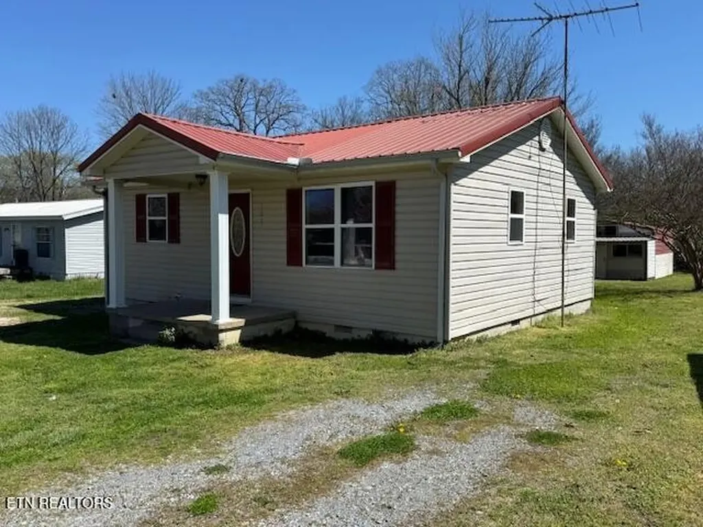 107 Pennsylvania Avenue Etowah TN 37331