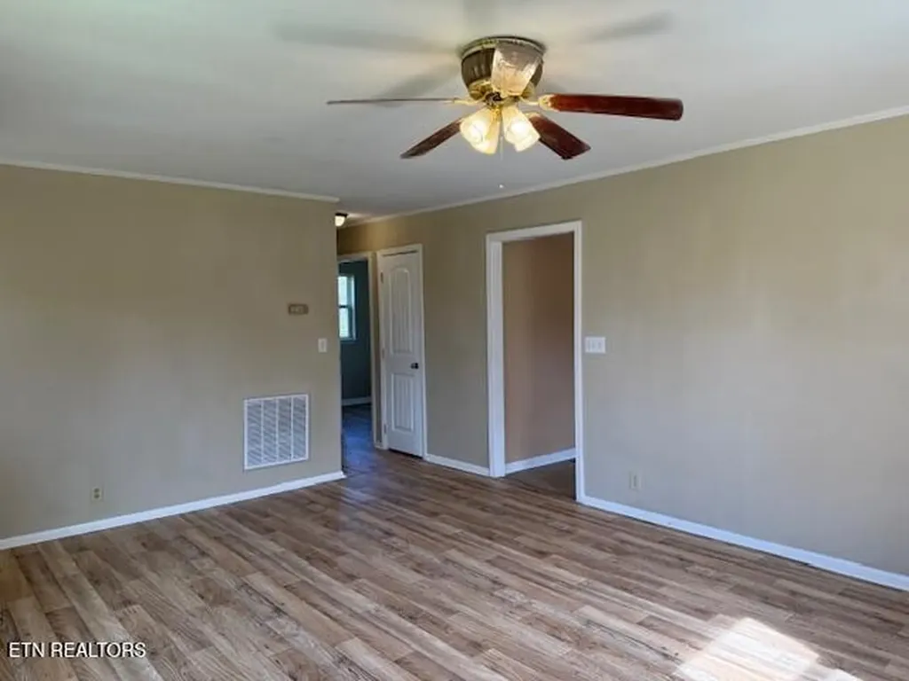 107 Pennsylvania Avenue Etowah TN 37331