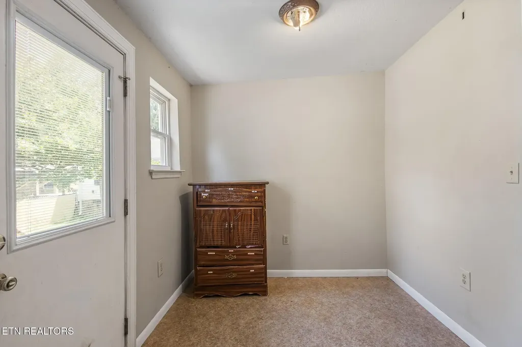 107 Pennsylvania Avenue Etowah TN 37331