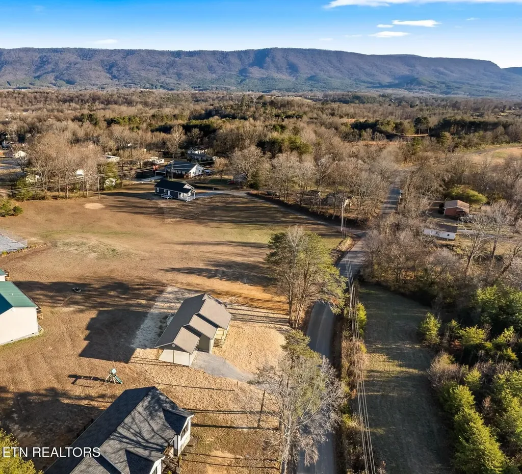 163 County Road 801 Etowah TN 37331