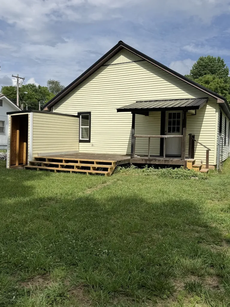 125 Walnut Street Cowan TN 37318