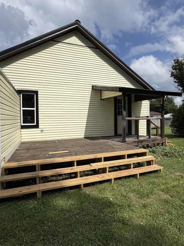 125 Walnut Street Cowan TN 37318