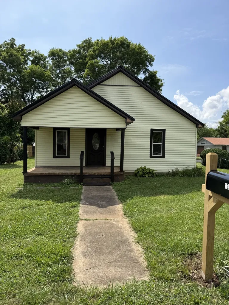 125 Walnut Street Cowan TN 37318