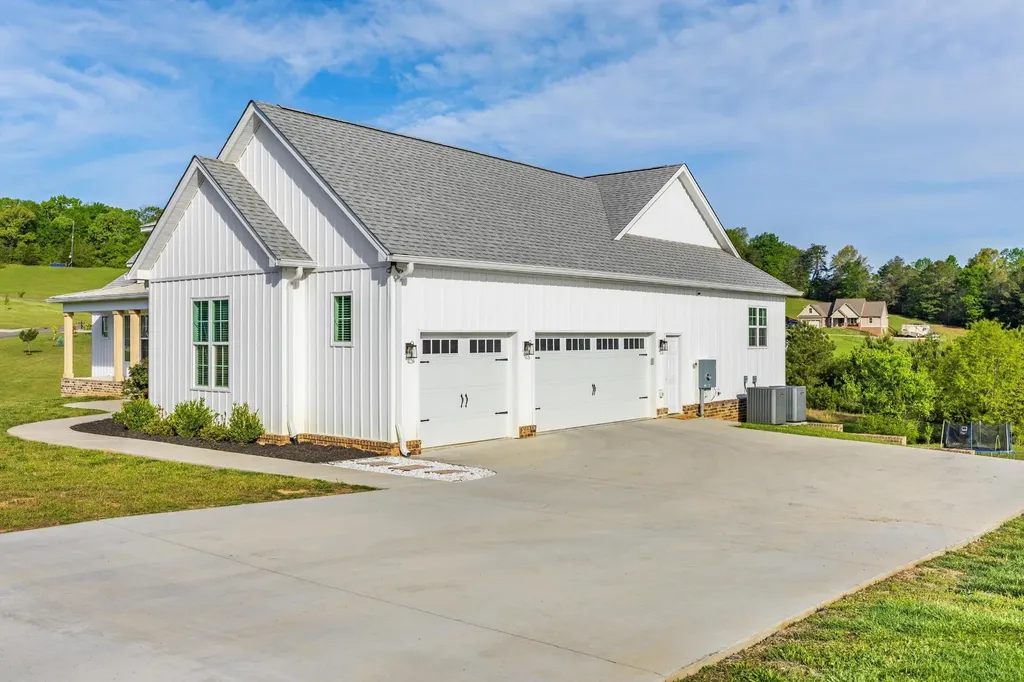 206 Rochelle Circle, NE Charleston TN 37310