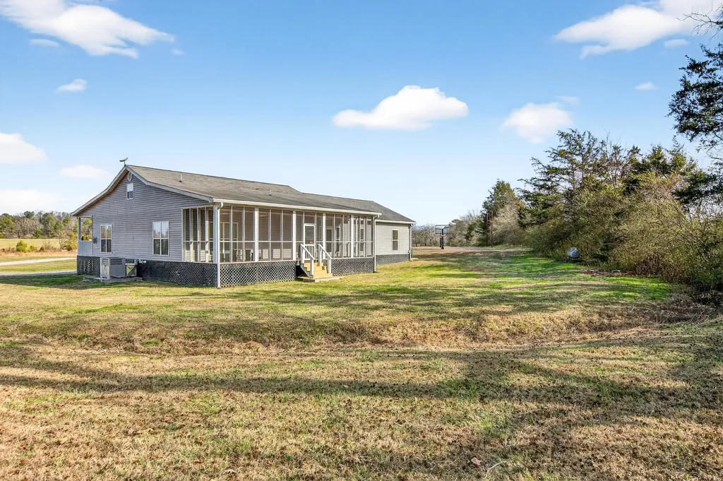 229 Davis Lane Old Fort TN 37362