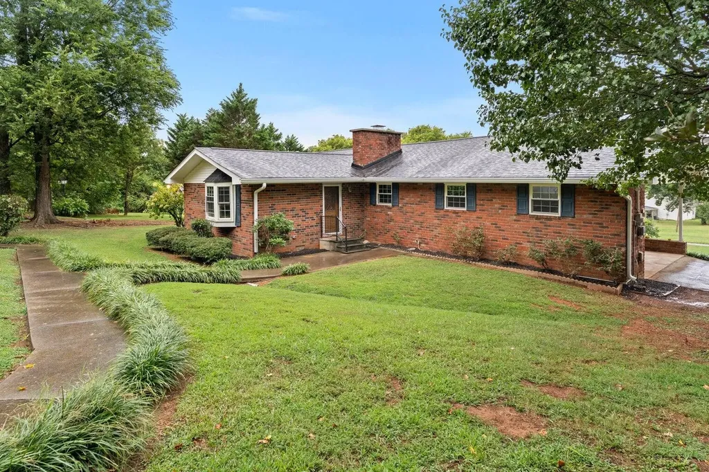 188 Bates Street, NE Charleston TN 37310