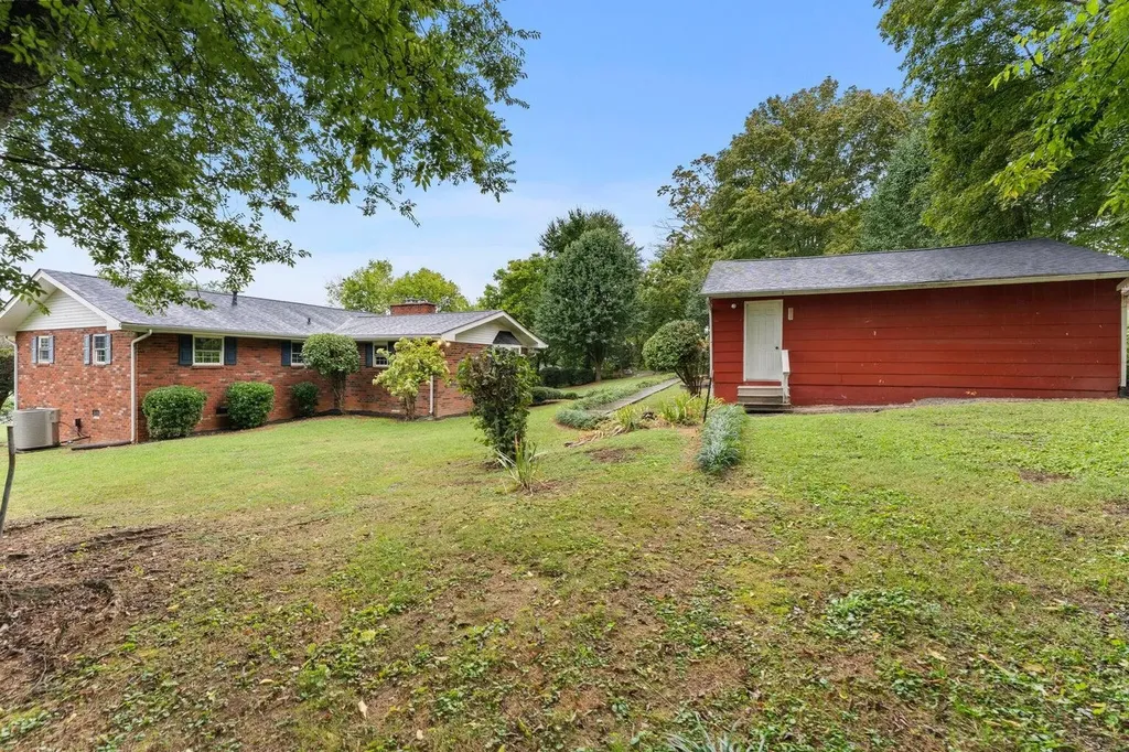 188 Bates Street, NE Charleston TN 37310