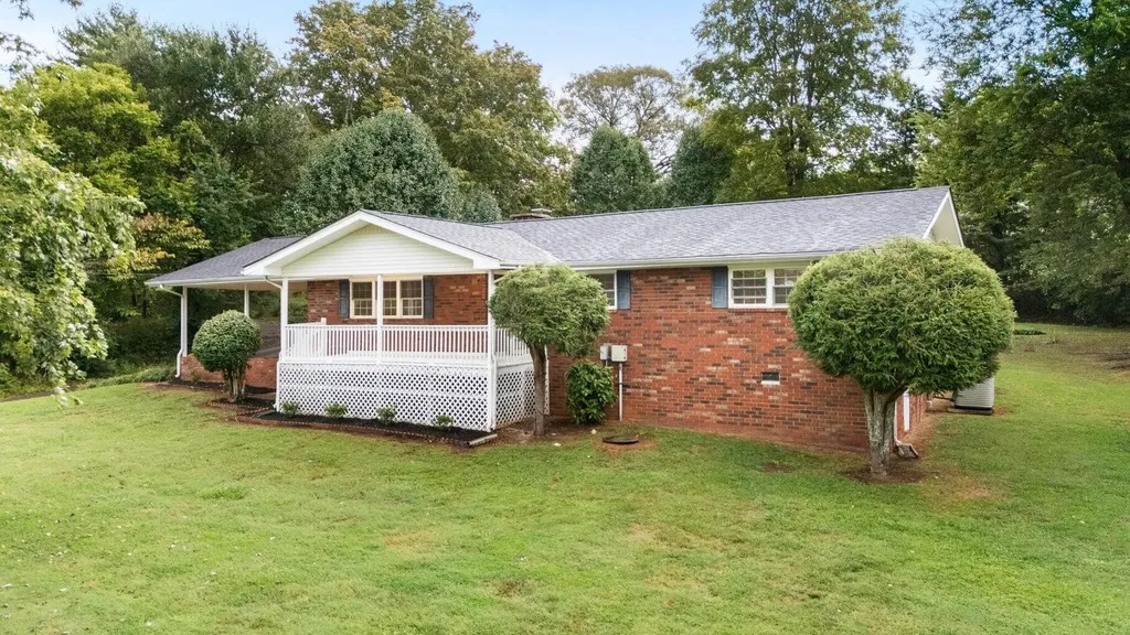 188 Bates Street, NE Charleston TN 37310