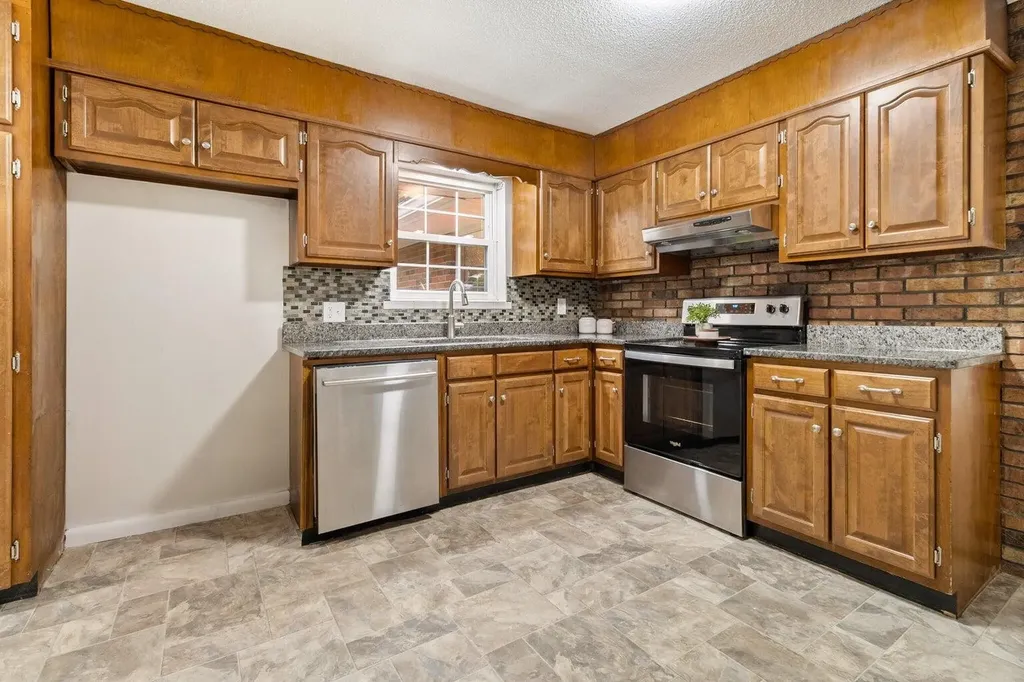 188 Bates Street, NE Charleston TN 37310
