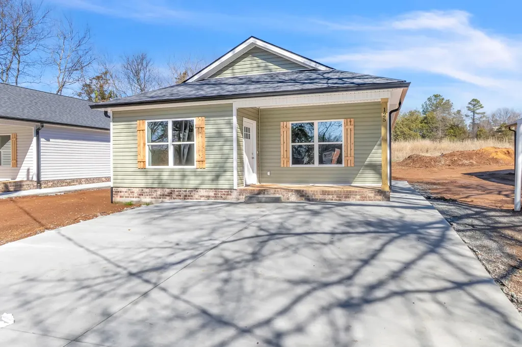 125 Lindon Street Benton TN 37307