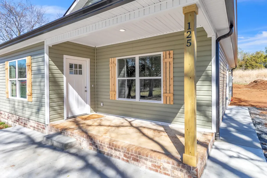125 Lindon Street Benton TN 37307