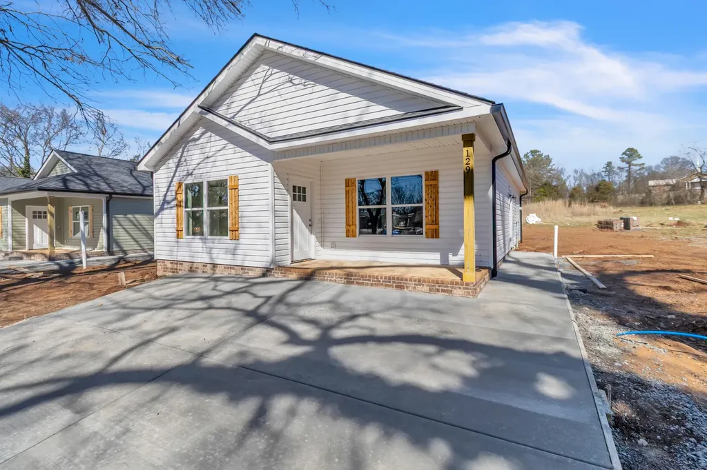 129 Lindon Street Benton TN 37307