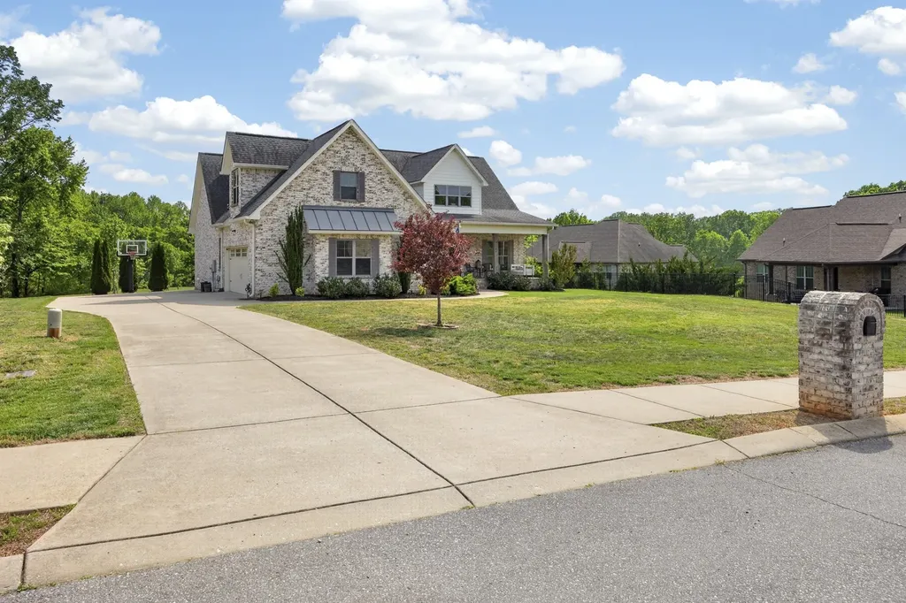 106 Renee Court Cottontown TN 37048