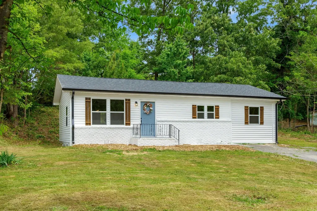 2606 Pine Drive, SE Cleveland TN 37323