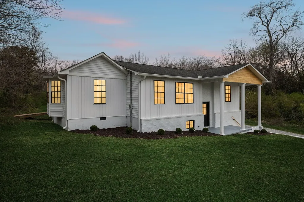 614 Shoemaker Street Athens TN 37303