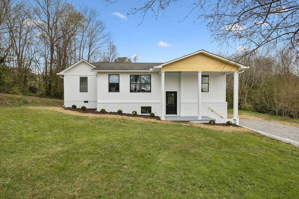 614 Shoemaker Street Athens TN 37303