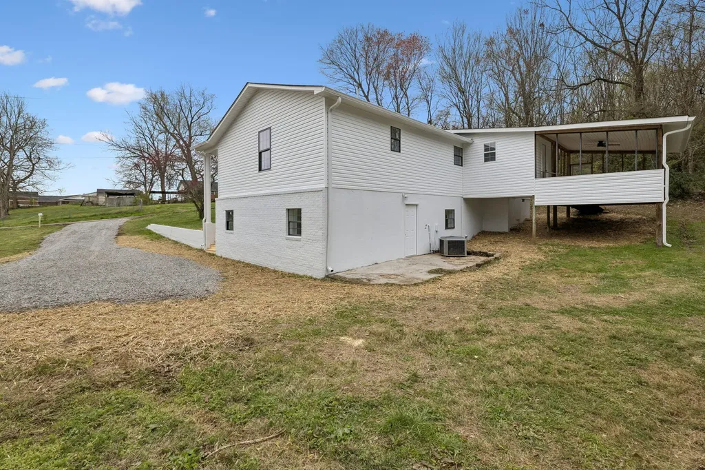 614 Shoemaker Street Athens TN 37303