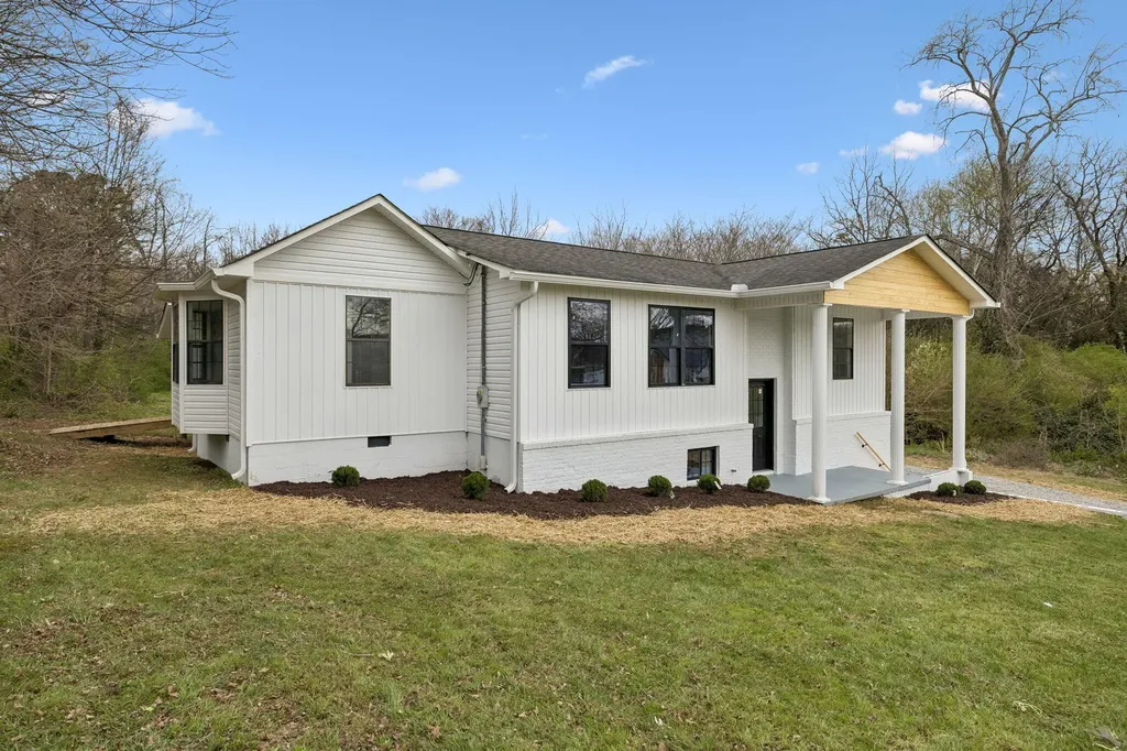 614 Shoemaker Street Athens TN 37303