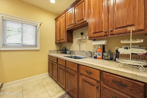 212 Okema Loudon TN 37774
