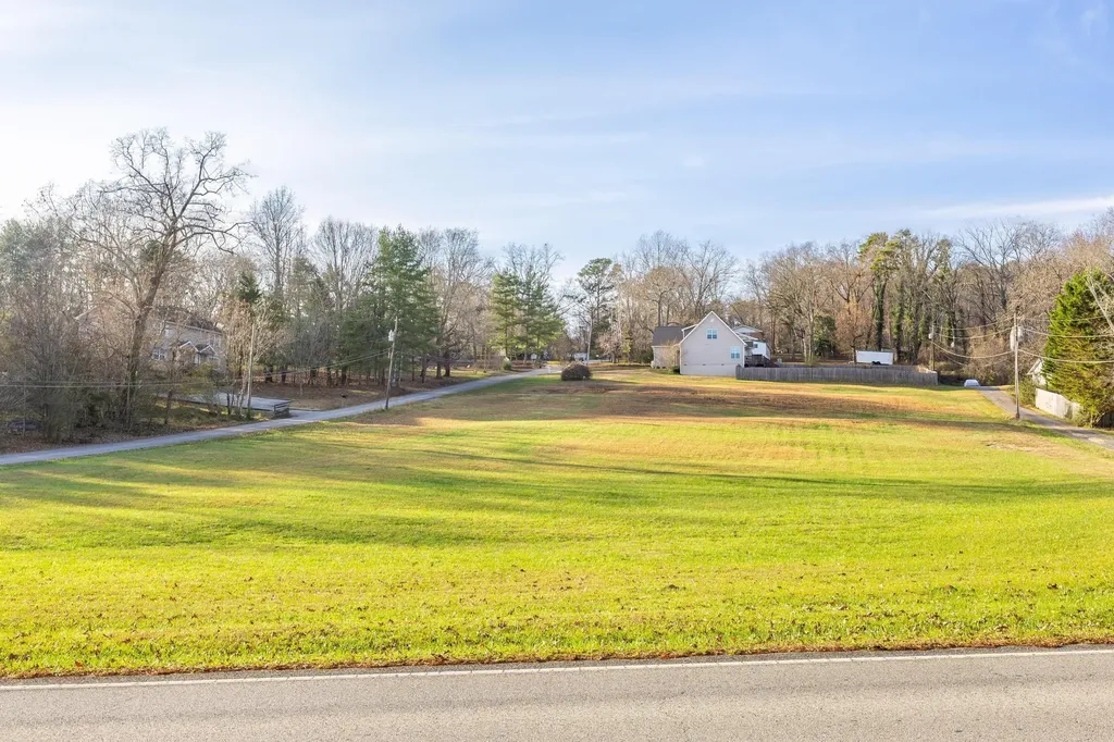4363 University Drive Ooltewah TN 37363