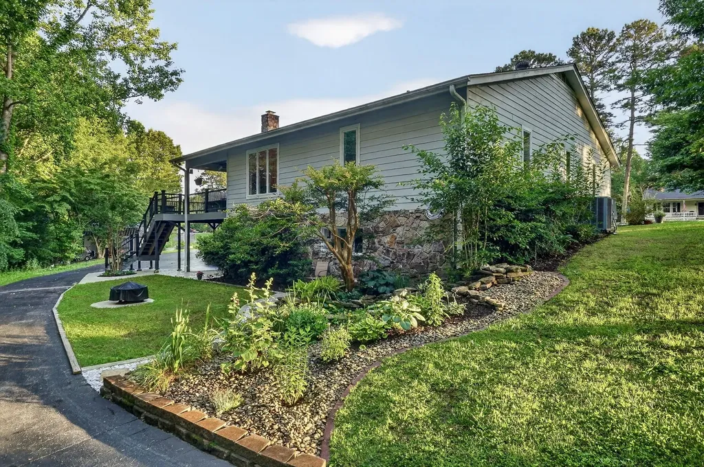 939 Pine Grove Road Smithville TN 37166