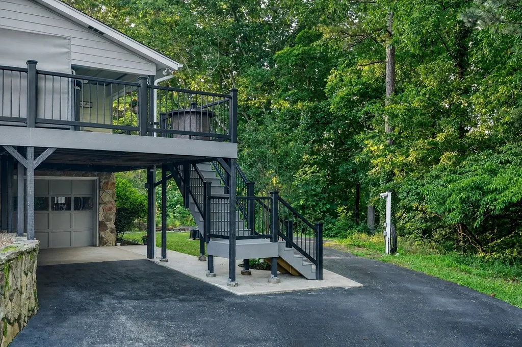 939 Pine Grove Road Smithville TN 37166