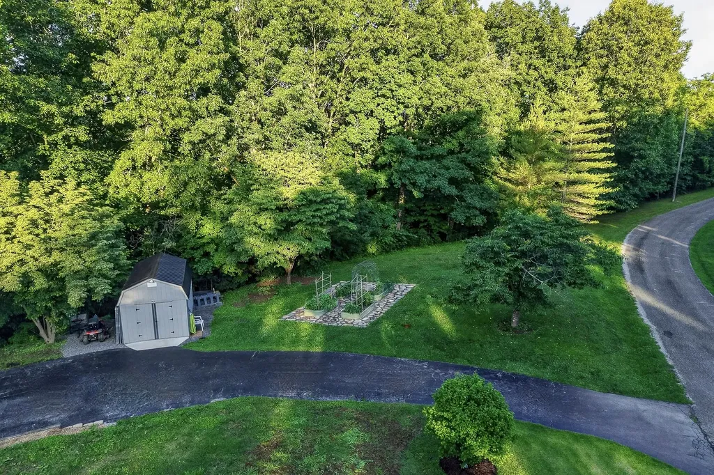 939 Pine Grove Road Smithville TN 37166